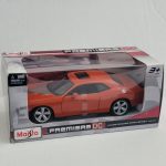 2008 Dodge Challenger R/T Coupe SRT8 Diecast Car 1/24 Red Maisto New